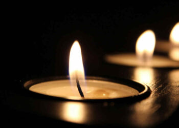 Germania, bimba di Napoli muore schiacciata da statua