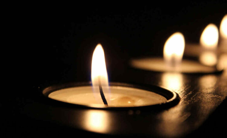 Germania, bimba di Napoli muore schiacciata da statua