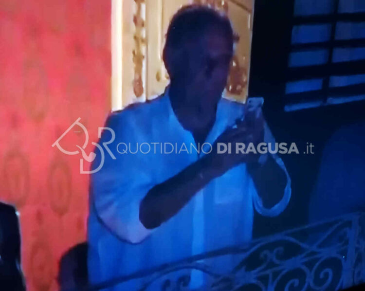 Gerry Scotti a Scicli per la festa delle Milizie