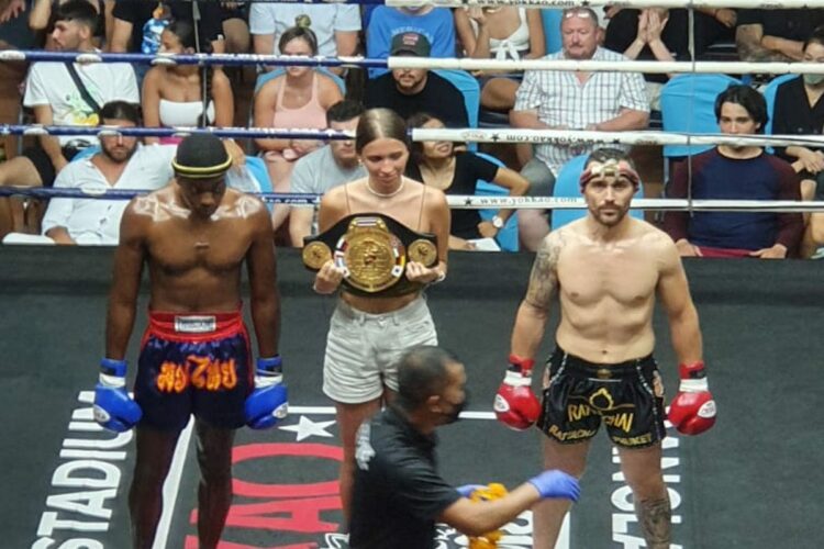 Il maestro Comisano Corifeo ha combattuto in Thailandia