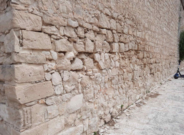 Ragusa, Comibleo: urgente la verifica statica della muratura della chiesa del Santissimo