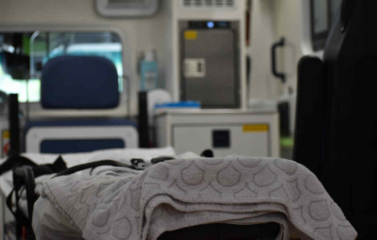 Paziente muore in ospedale a Palermo, parenti aggrediscono personale