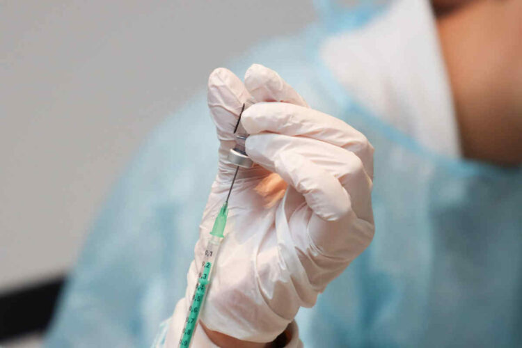 Positivi Covid in calo in provincia di Ragusa, morto un uomo: aveva 4 dosi