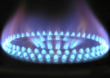 Prezzi record per gas e caro bollette luce, ecco cosa succederà in inverno in Italia