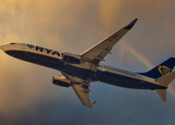 Ryanair: voli da 9,90 entro agosto per partire in autunno