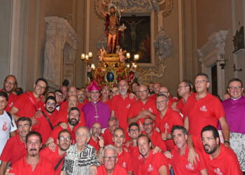 San Giovanni vescovo e portatori