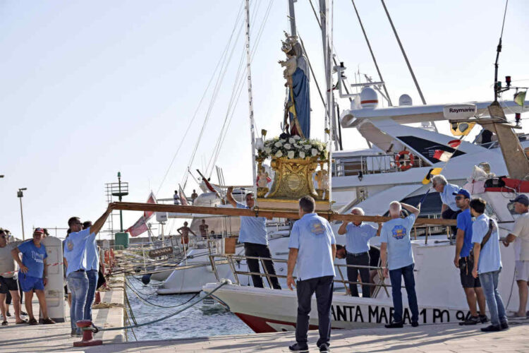 Santa Maria di Portosalvo a Marina di Ragusa: l'itinerario della processione in mare