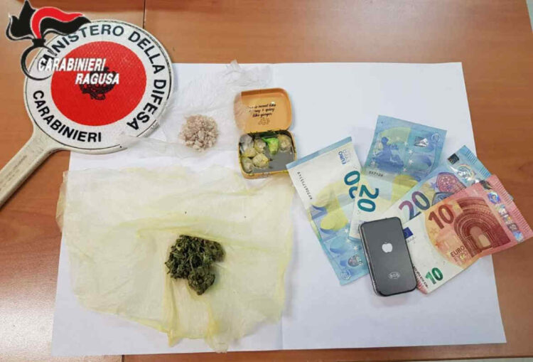 Vittoria, 30 dosi di droga e soldi in contanti: arrestato tunisino
