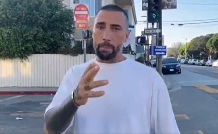 Paura per Brumotti a Los Angeles: mi hanno puntato una pistola in bocca