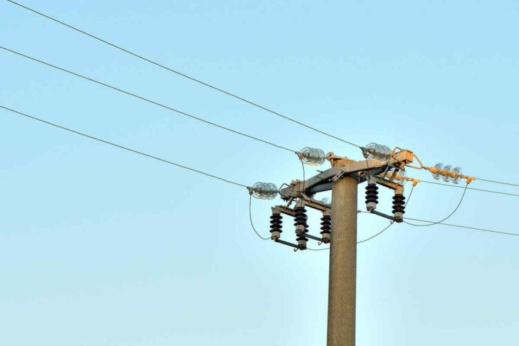 Catania, 60enne muore folgorato