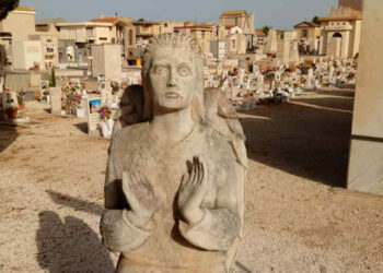 Atto vandalico al cimitero di Ragusa
