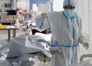 Covid Ragusa, positivi in calo e altro morto