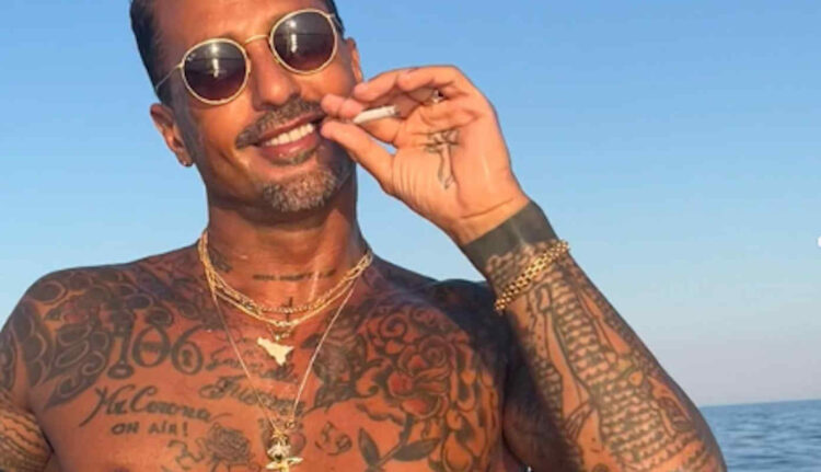 Fabrizio Corona in vacanza a Noto