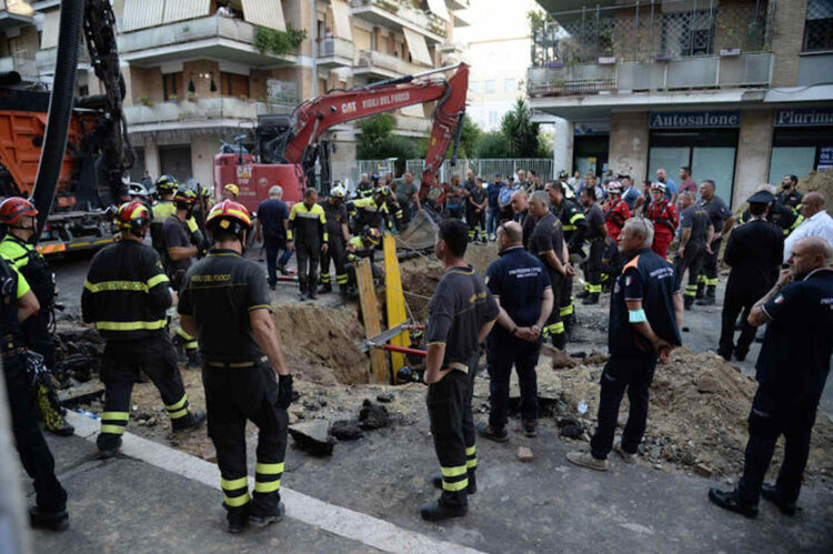 Incastrato nel tunnel, l'uomo talpa denunciato per crollo