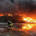 Augusta, fulmine colpisce capannone: grosso incendio