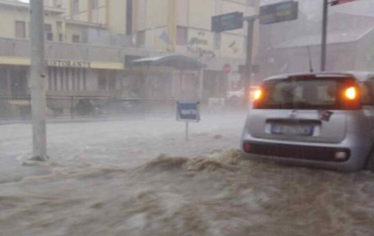 Maltempo in Sicilia, nubifragio e violenta grandinata a Piazza Armerina VIDEO