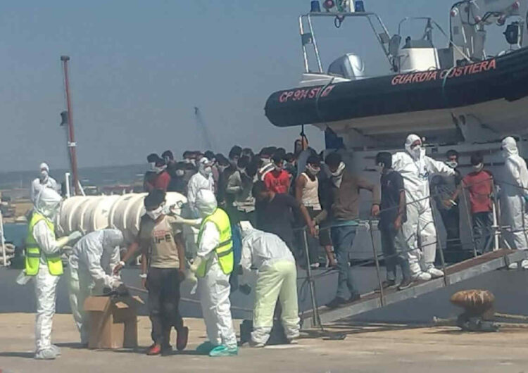 Pozzallo, oggi l'arrivo di 500 migranti soccorsi da nave Diciotti