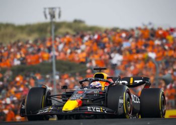 Verstappen domina il Gp di Olanda, terzo Leclerc