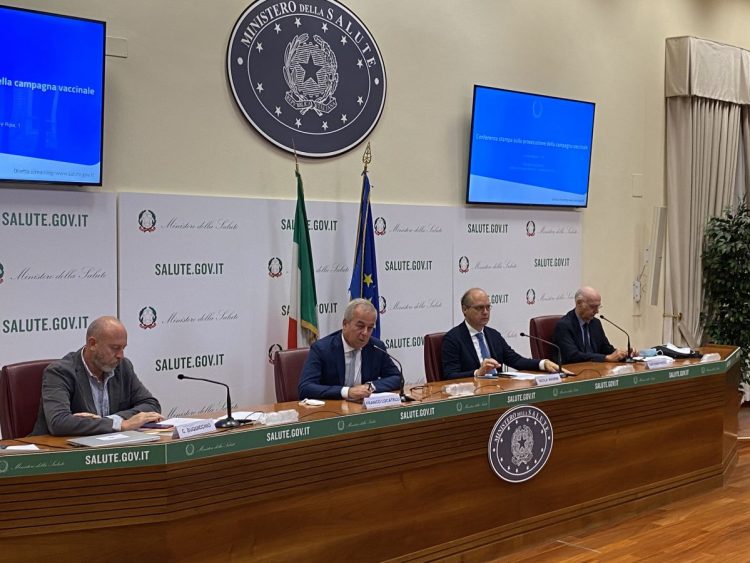 Covid Italia, da lunedì i nuovi vaccini bivalenti