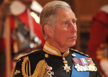 Il primo discorso di Carlo III ai sudditi “Vi servirò per tutta la vita”