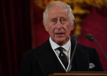 Carlo III proclamato Re: “Consapevole della grande responsabilità, seguirò l’esempio di mia madre”