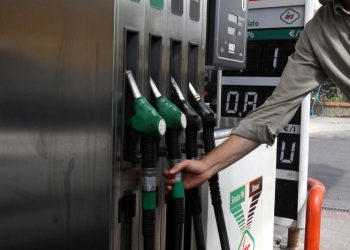Carburanti, sconto di 30 centesimi esteso al 17 ottobre