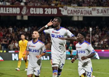 Prima vittoria stagionale del Lecce, Salernitana ko 2-1