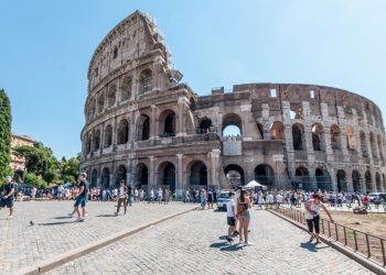 Al Colosseo mille disegni di pace per l’evento “Colors of Peace”