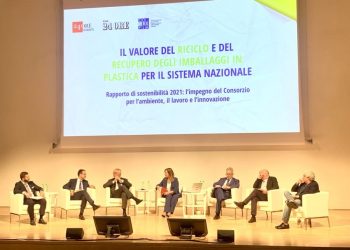 Rifiuti, con il riciclo della plastica -879mila tonnellate Co2