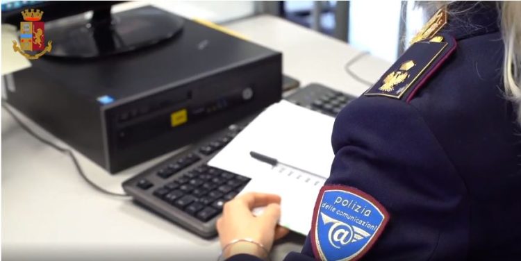 Pedopornografia on line, maxi operazione in 9 regioni