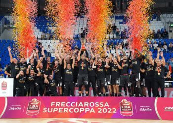 La Virtus Bologna batte Sassari e vince la Supercoppa