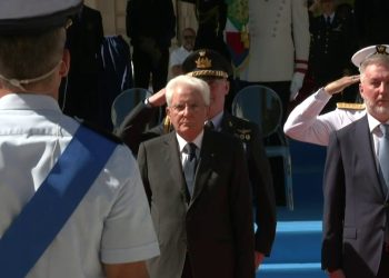 Mattarella alla cerimonia di consegna delle Aquile di pilota militare