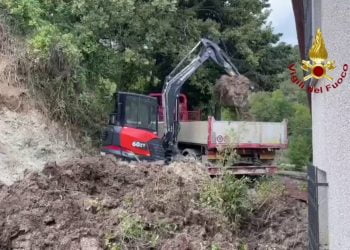 Nelle Marche prosegue il lavoro per liberare le strade dai detriti