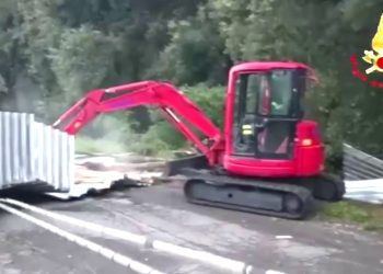 Maltempo sul litorale Pontino, Vigili del Fuoco liberano strade