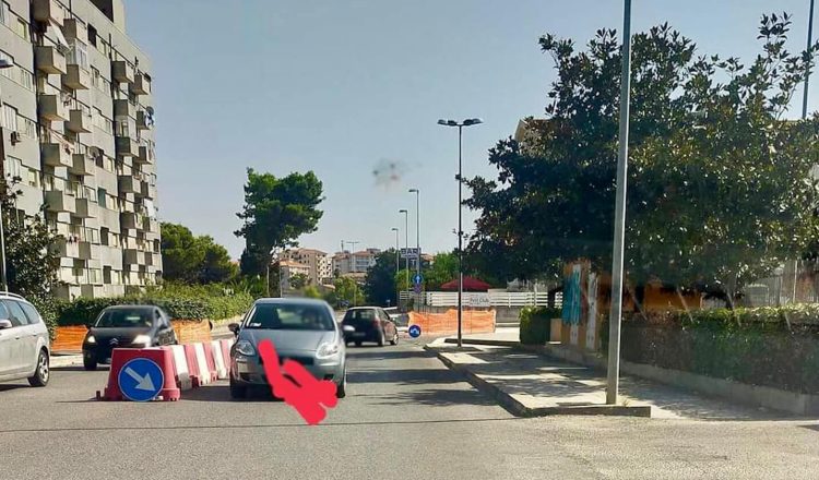 Ragusa, anomalie nuovo spartitraffico in viale Adelia Melilli