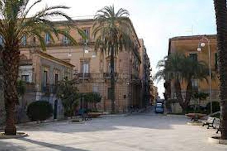 Vittoria Cgil: ancora bloccati buoni pasto dipendenti comunali