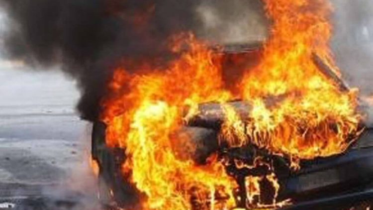 Auto a fuoco a Modica