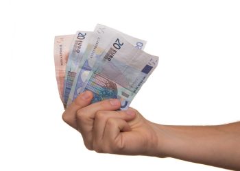 Bonus 150 euro: a chi spetta e quando arriva