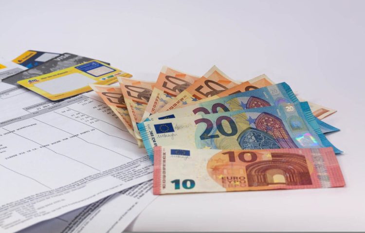Bonus bollette 600 euro: cos'è, requisiti e come richiederlo