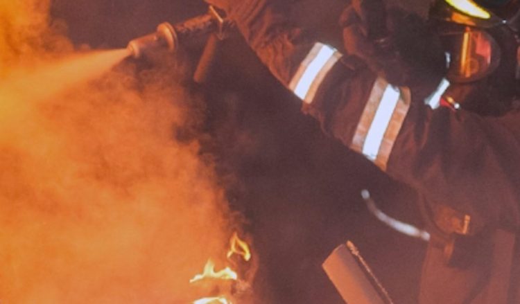 Paura in un ristorante di Scicli per un incendio
