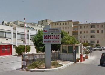Una giovane 23 enne di origini tunisine è morta per una sopravvenuta complicanza post partum nel reparto di ostetricia dell’ospedale Guzzardi di Vittoria (Ragusa). La condizioni della donna dopo avere partorito, ieri pomeriggio, sono peggiorate. Non destano preoccupazioni le condizioni del neonato. Sulla morte della 23enne indagano i carabinieri.