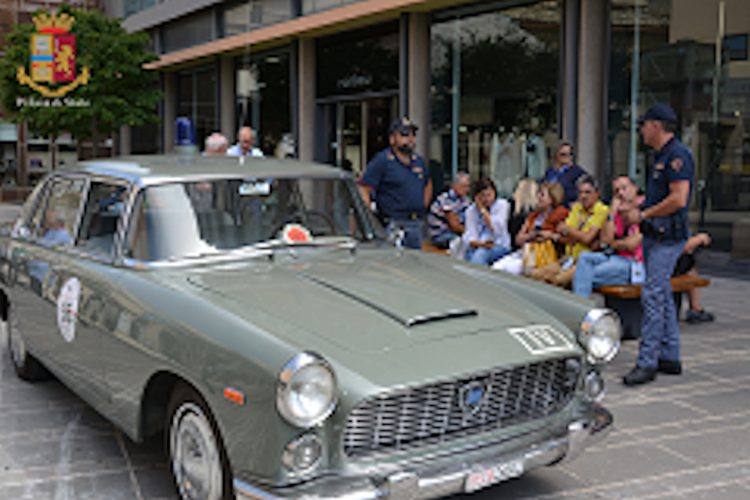 L'Ammiraglia della Polizia di Stato all'Autogiro di Ragusa