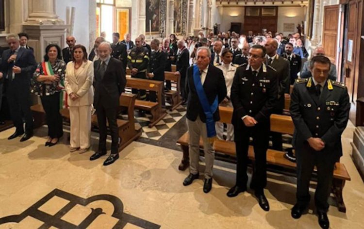 Comiso: nel Santuario San Francesco all’Immacolata la Polizia di Stato di Ragusa festeggia il Santo Patrono San Michele Arcangelo.