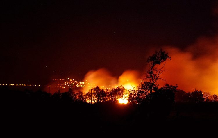 Vasto incendio a Vittoria