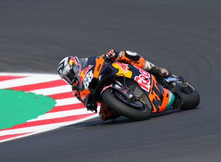 MotoGp, Oliveira vince in Thailandia e Bagnaia è a -2 da Quartararo