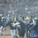 Tragedia allo stadio in Indonesia, si riduce bilancio vittime
