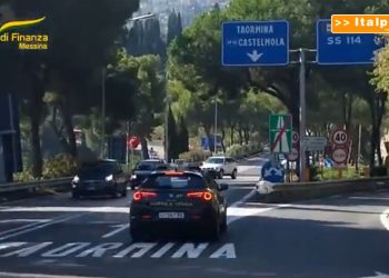 Traffico di droga tra Catania e Messina all’ombra mafia, 16 arresti