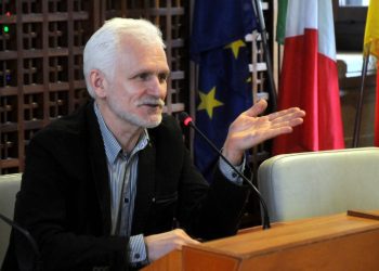 Nobel per la pace a Bialiatski e a due organizzazioni per diritti umani
