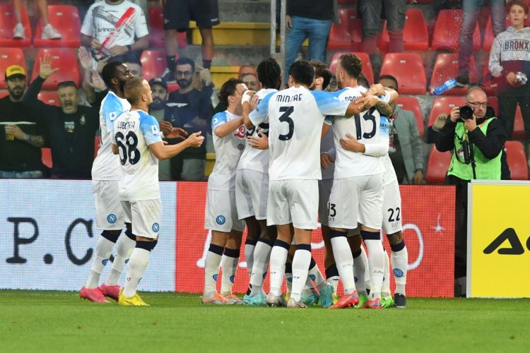 Poker alla Cremonese: Napoli da solo in vetta