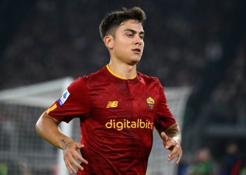 La Roma piega il Lecce, per Dybala gol e infortunio